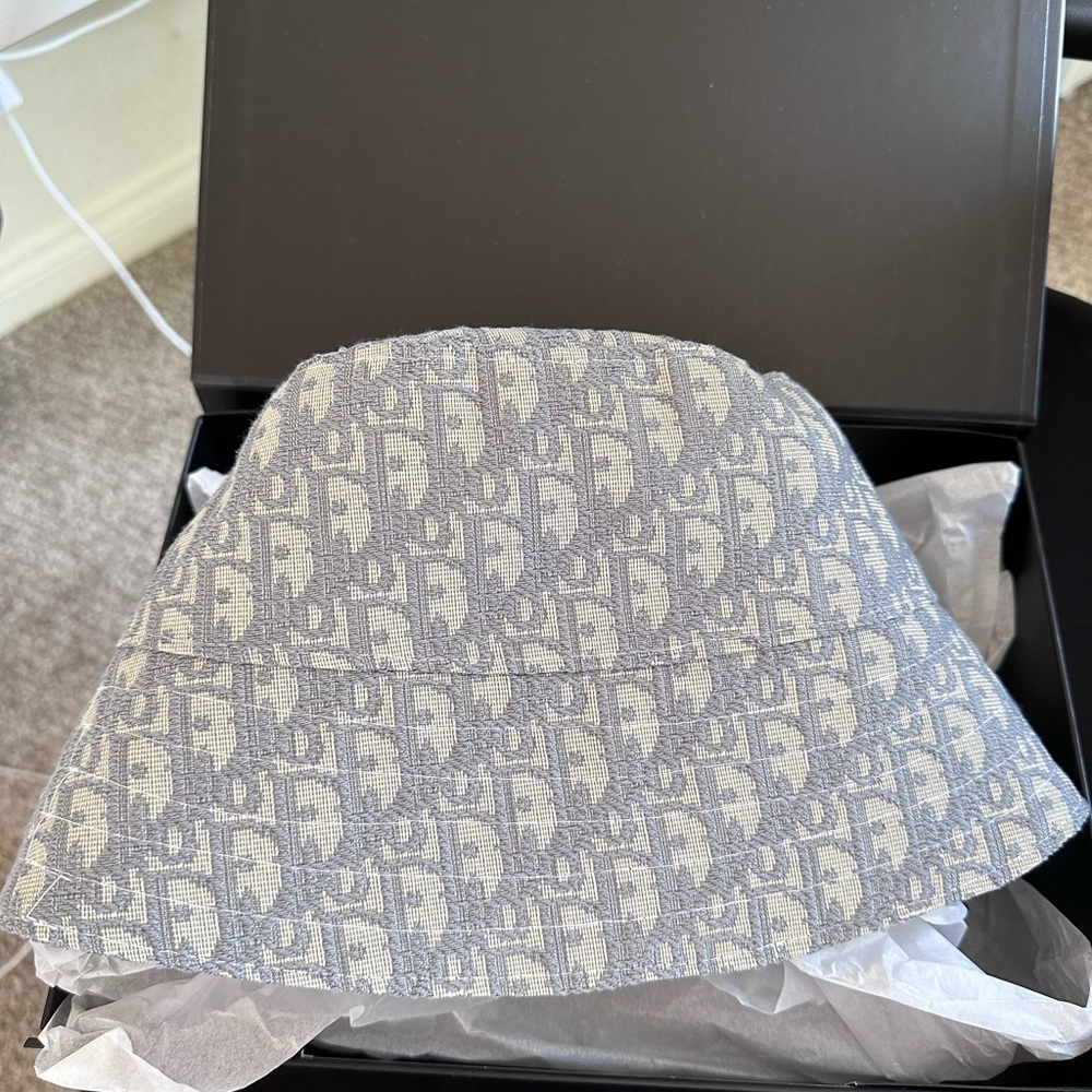 Dior bucket hat
